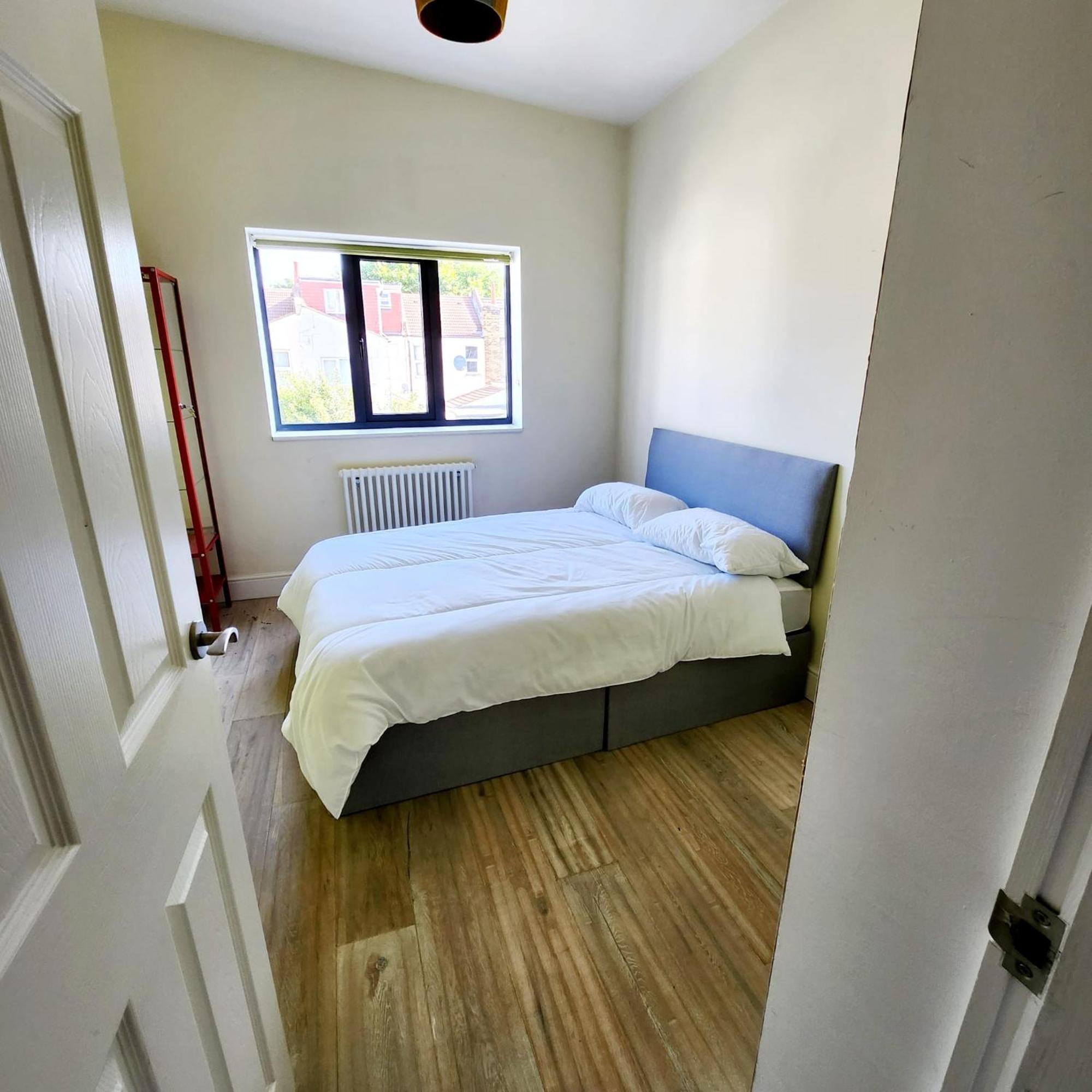 Contemporary 3 Bed House With Spacious Garden Close To Stratford & Canary Wharf 런던 객실 사진